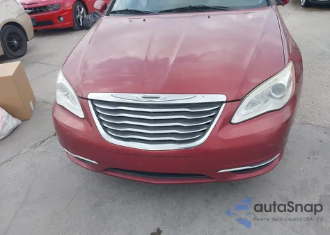 2013 Chrysler 200 Touring z USA, uszkodzony, nr VIN 1C3CCBBB4DN584656